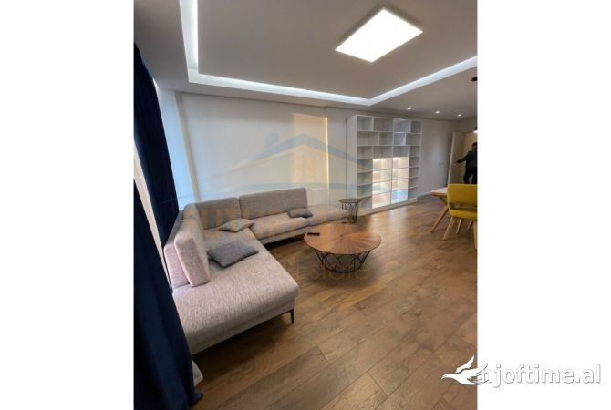 Shtepi ne shitje Apartament ne Tirane, 3+1, Mobilimi E mobiluar, Pagesa 574,000  Euro.