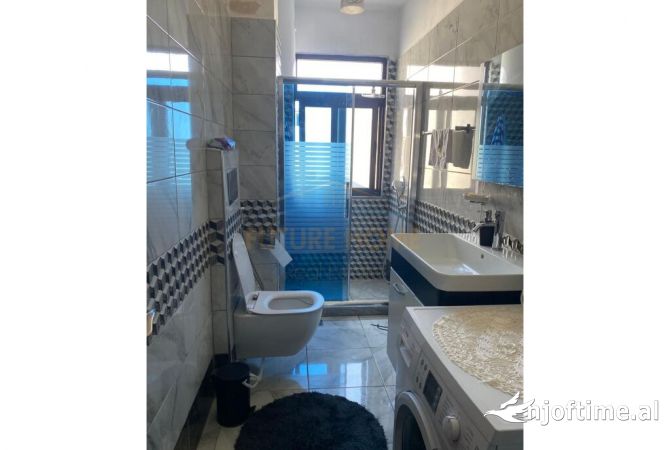 Shtepi ne shitje Apartament ne Tirane, 1+1, Mobilimi E mobiluar, Pagesa 95,000  Euro.