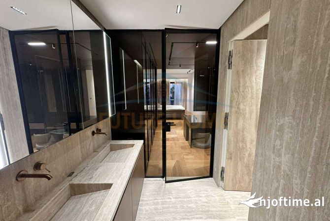 Shtepi ne shitje Apartament ne Tirane, 2+1, Mobilimi E mobiluar, Pagesa 1,290,000  Euro.