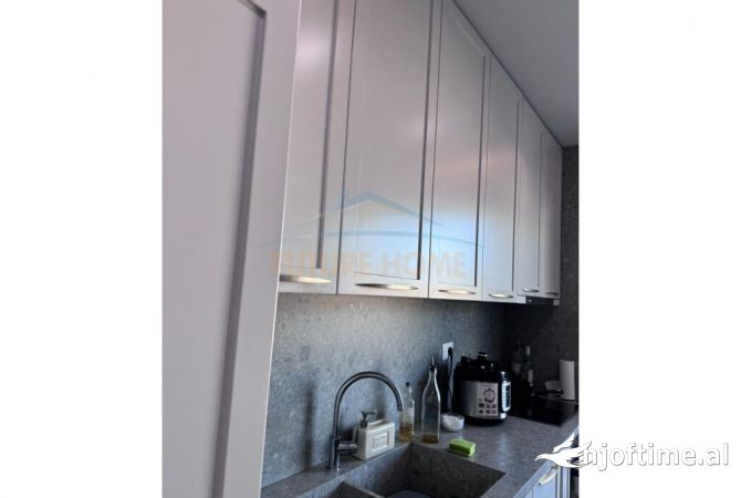 Shtepi ne shitje Apartament ne Tirane, 1+1, Mobilimi E mobiluar, Pagesa 135,000  Euro.