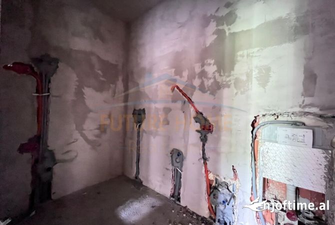 Shtepi ne shitje Apartament ne Tirane, 3+1, Mobilimi Bosh, pa mobiluar, Pagesa 169,260  Euro.