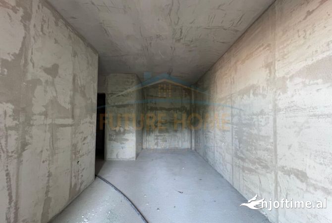 Shtepi ne shitje Apartament ne Tirane, 3+1, Mobilimi Bosh, pa mobiluar, Pagesa 169,260  Euro.