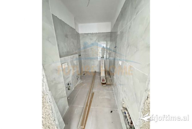 Shtepi ne shitje Apartament ne Tirane, 2+1, Mobilimi Bosh, pa mobiluar, Pagesa 144,000  Euro.