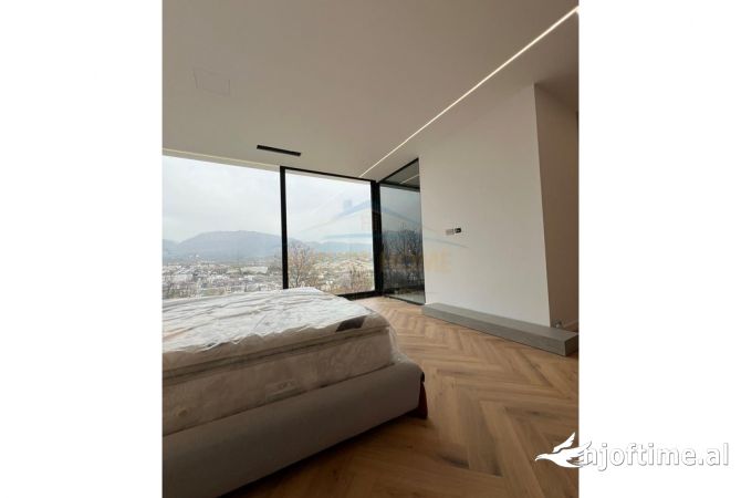 Shtepi ne shitje Vila Luksoze ne Tirane, 3+1, Mobilimi Bosh, pa mobiluar, Pagesa 850,000  Euro.