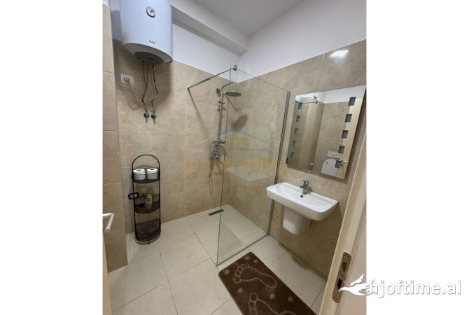 Shtepi me qera 2+1 ne Tirane - 700 Euro
