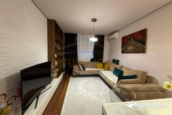 Shtepi ne shitje Apartament ne Tirane, 2+1, Mobilimi E mobiluar, Pagesa 203,000  Euro.