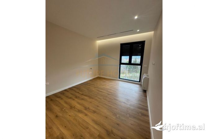 Shtepi ne shitje Apartament ne Tirane, 2+1, Mobilimi Bosh, pa mobiluar, Pagesa 230,000  Euro.