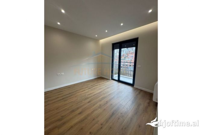 Shtepi ne shitje Apartament ne Tirane, 2+1, Mobilimi Bosh, pa mobiluar, Pagesa 230,000  Euro.