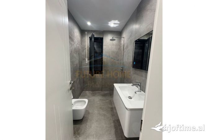 Shtepi ne shitje Apartament ne Tirane, 2+1, Mobilimi Bosh, pa mobiluar, Pagesa 230,000  Euro.