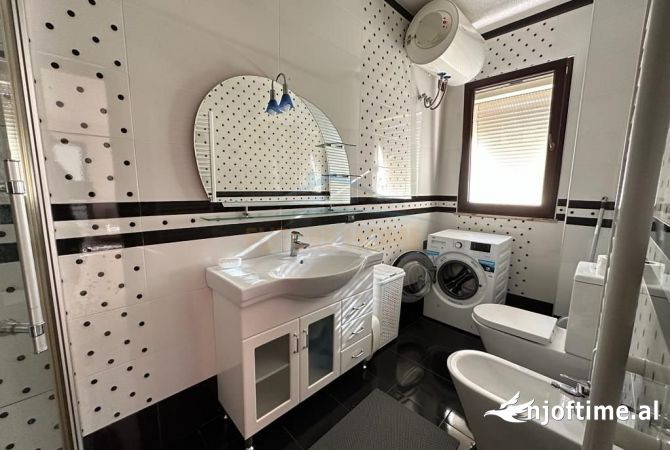 Shtepi me qera Apartament ne Tirane, 1+1, Mobilimi E mobiluar, Pagesa 550  Euro.