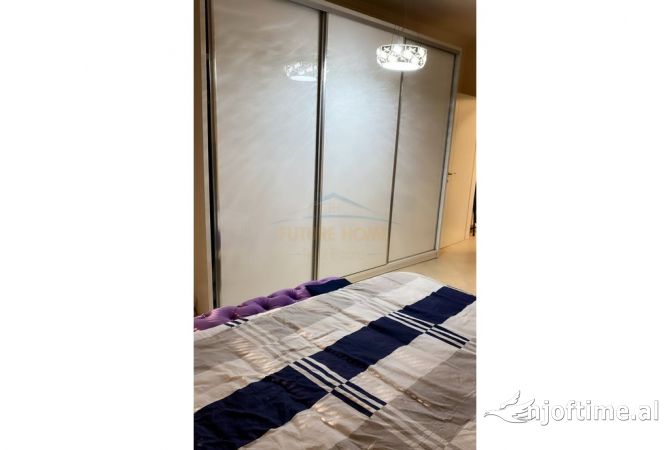 Shtepi ne shitje Apartament ne Tirane, 4+1, Mobilimi E mobiluar, Pagesa 203,000  Euro.