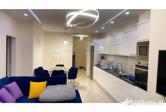 Shtepi ne shitje Apartament ne Tirane, 4+1, Mobilimi E mobiluar, Pagesa 203,000  Euro.