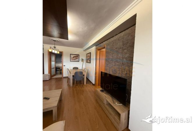 Shtepi ne shitje Apartament ne Tirane, 3+1, Mobilimi E mobiluar, Pagesa 339,900  Euro.