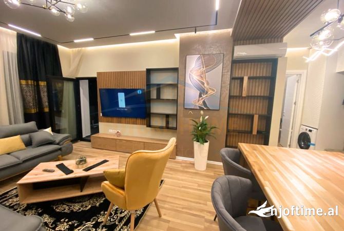 Shtepi me qera Apartament ne Tirane, 1+1, Mobilimi E mobiluar, Pagesa 800  Euro.