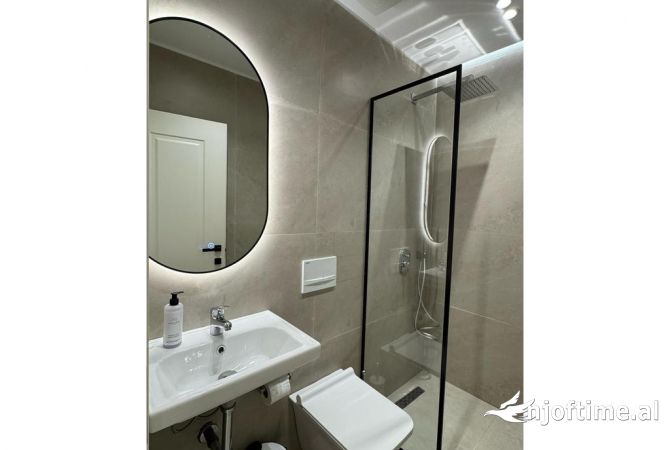 Shtepi ne shitje Apartament ne Tirane, 1+1, Mobilimi E mobiluar, Pagesa 184,000  Euro.