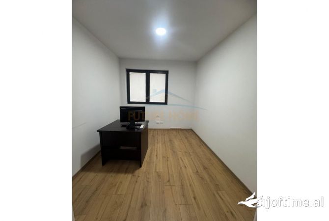 Shtepi me qera Apartament ne Tirane, 2+1, Mobilimi Bosh, pa mobiluar, Pagesa 500  Euro.