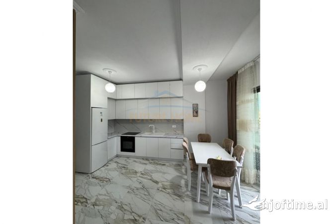 Shtepi ne shitje Apartament ne Tirane, 2+1, Mobilimi E mobiluar, Pagesa 205,000  Euro.