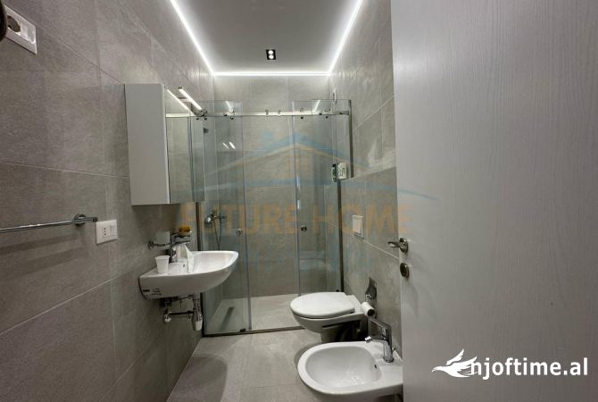 Shtepi me qera Apartament ne Tirane, 2+1, Mobilimi E mobiluar, Pagesa 700  Euro.