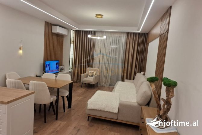 Shtepi ne shitje Apartament ne Tirane, 2+1, Mobilimi E mobiluar, Pagesa 225,000  Euro.