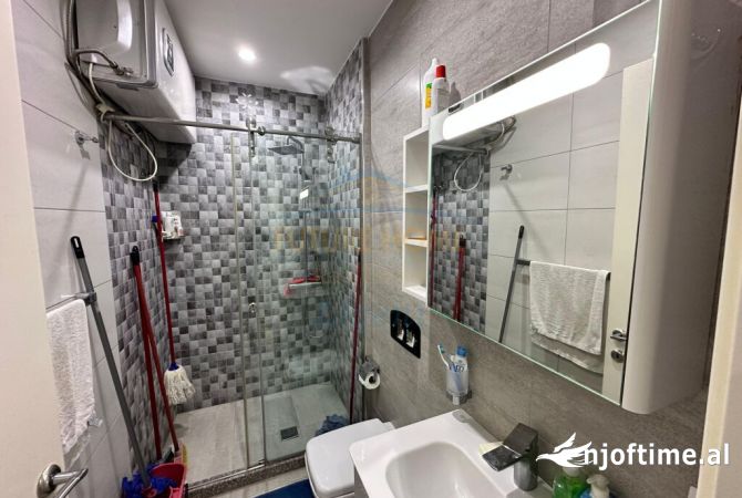 Shtepi ne shitje Apartament ne Tirane, 2+1, Mobilimi E mobiluar, Pagesa 275,000  Euro.