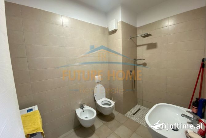 Shtepi ne shitje Apartament ne Tirane, 3+1, Mobilimi E mobiluar, Pagesa 260,000  Euro.