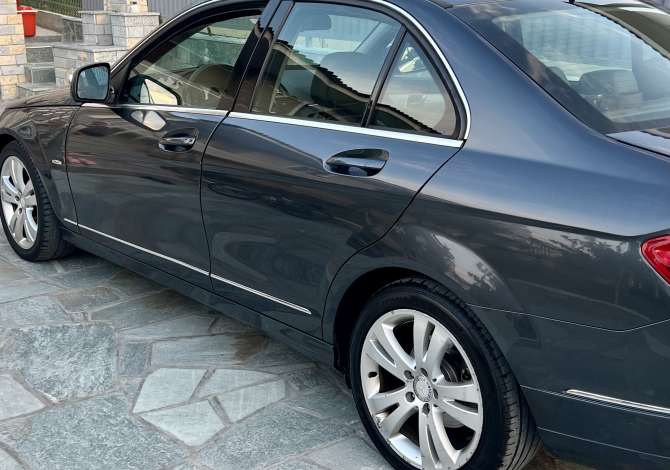 Makina ne shitje ne Tirane - 6,000 Euro