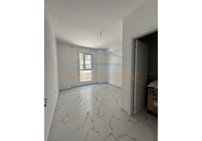 Ambient biznesi me qera 2+1 ne Tirane - 500 Euro