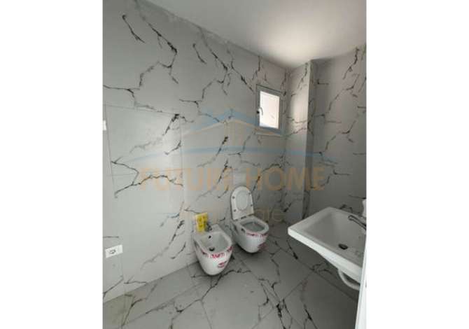 Ambient biznesi me qera 2+1 ne Tirane - 500 Euro