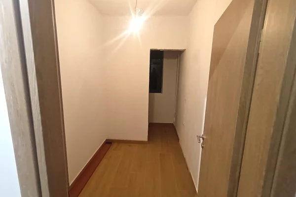 Shtepi me qera Apartament ne Tirane, 1+1, Mobilimi Pjeserisht e mobiluar, Pagesa 35,000  Leke.