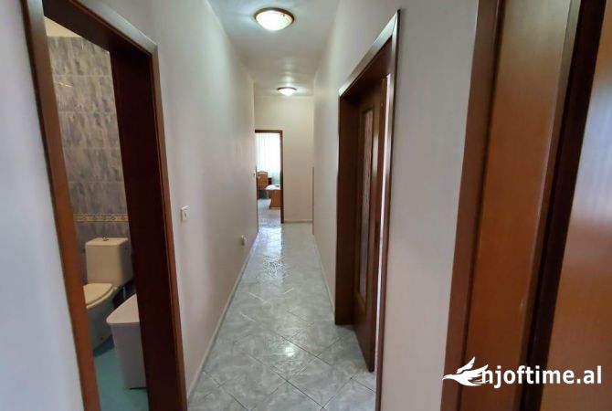 Shtepi me qera 2+1 ne Tirane - 800 Euro