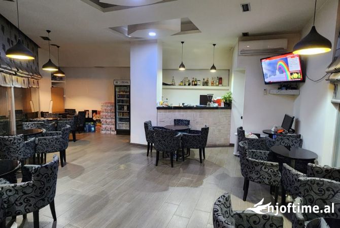 Ambient biznesi me qera 2+1 ne Tirane - 550 Euro