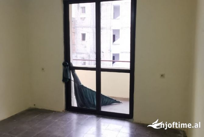Shtepi ne shitje 1+1 ne Tirane - 50,000 Euro