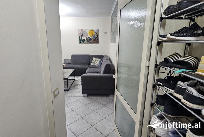 Shtepi ne shitje Apartament ne Tirane, 1+1, Mobilimi Bosh, pa mobiluar, Pagesa 86,000  Euro.