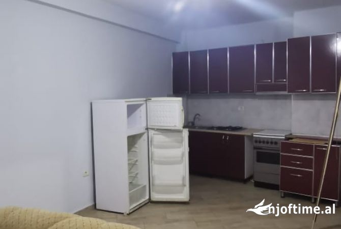 Shtepi me qera 2+1 ne Tirane - 40,000 Leke