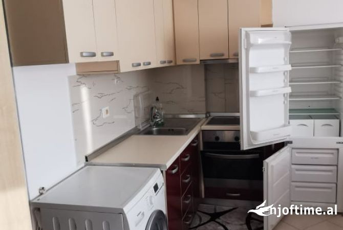Shtepi me qera 2+1 ne Tirane - 40,000 Leke
