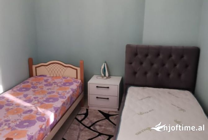 Shtepi me qera Apartament ne Tirane, 2+1, Mobilimi E mobiluar, Pagesa 40,000  Leke.