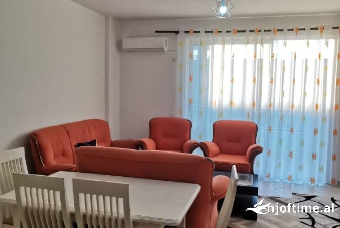 Shtepi me qera Apartament ne Tirane, 2+1, Mobilimi E mobiluar, Pagesa 40,000  Leke.