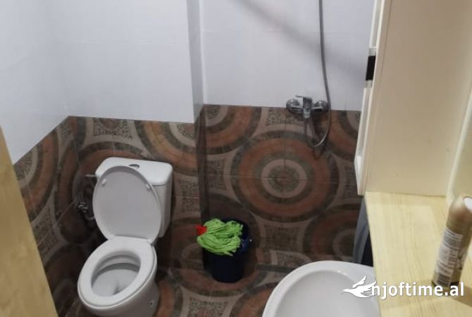 Shtepi me qera Apartament ne Tirane, 2+1, Mobilimi E mobiluar, Pagesa 40,000  Leke.