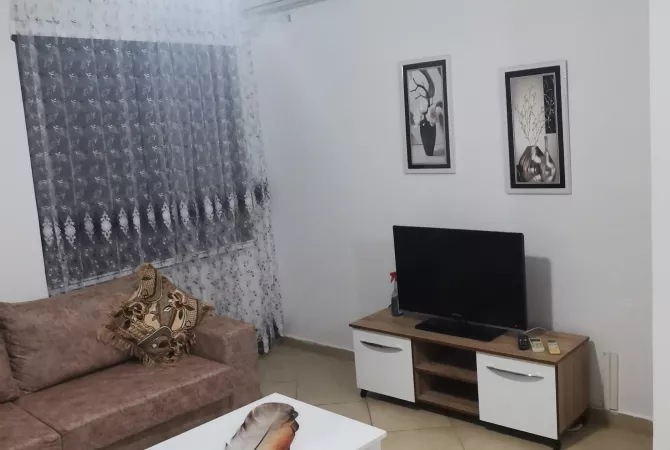 Shtepi me qera Apartament ne Tirane, 1+1, Mobilimi E mobiluar, Pagesa 500  Euro.