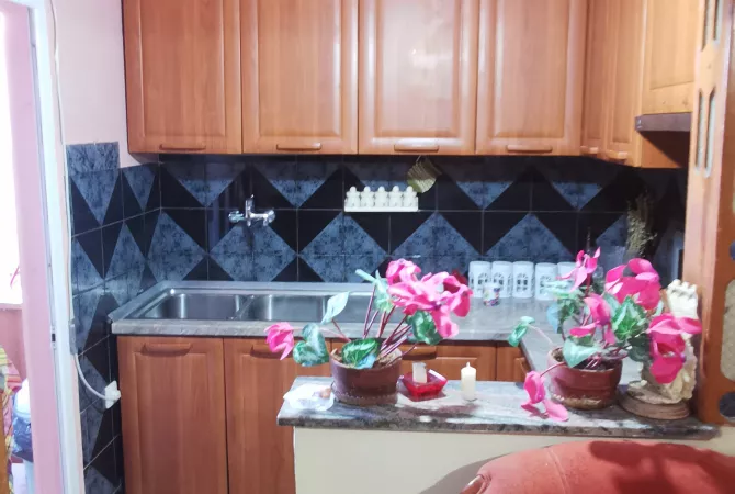 Shtepi me qera Apartament ne Tirane, 1+1, Mobilimi E mobiluar, Pagesa 40,000  Leke.