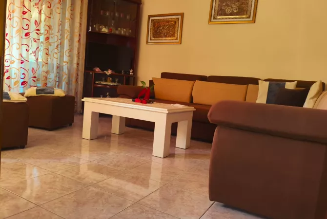 Shtepi me qera 1+1 ne Tirane - 400 Euro