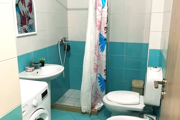 Shtepi me qera Apartament ne Vlore, 2+1, Mobilimi E mobiluar, Pagesa 30,000  Leke.