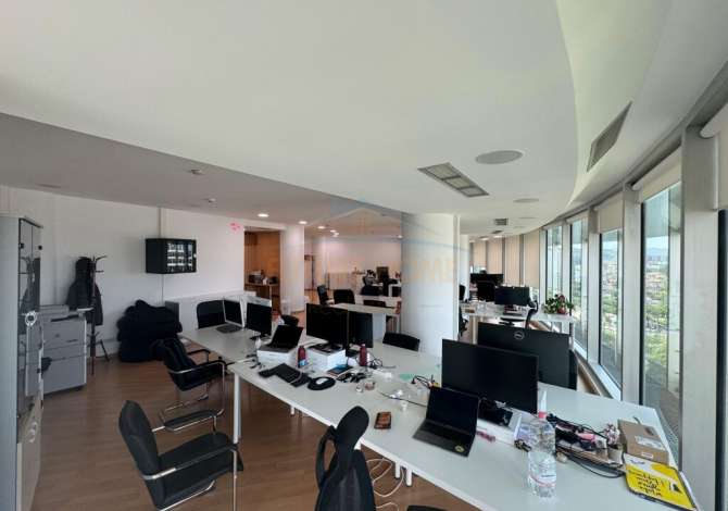 Ambient biznesi me qera 3+1 ne Tirane - 6,300 Euro