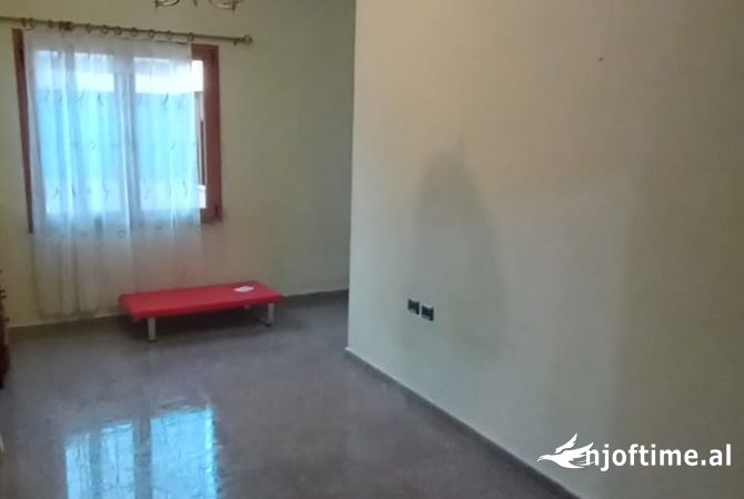 Shtepi me qera 2+1 ne Tirane - 35,000 Leke