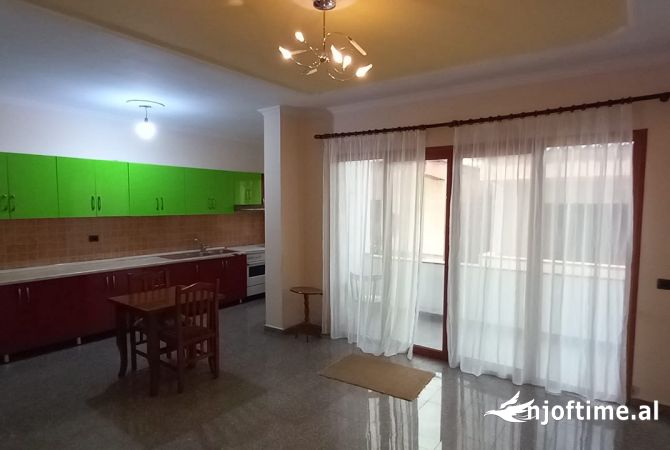 Shtepi me qera 2+1 ne Tirane - 35,000 Leke