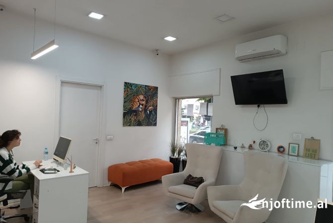 Ambient biznesi me qera 1+1 ne Tirane - 800 Euro