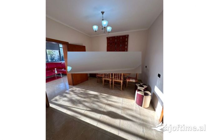 Shtepi me qera 2+1 ne Tirane - 500 Euro