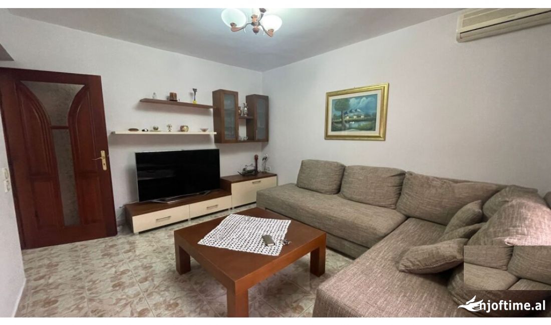 Shtepi me qera Apartament ne Tirane, 2+1, Mobilimi E mobiluar, Pagesa 500  Euro.