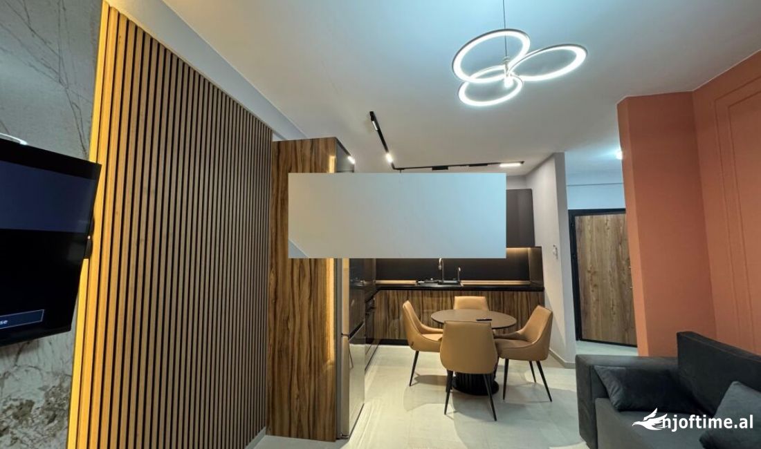 Shtepi me qera Apartament ne Tirane, 1+1, Mobilimi E mobiluar, Pagesa 550  Euro.