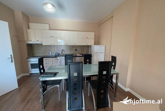 Shtepi me qera 2+1 ne Tirane - 450 Euro